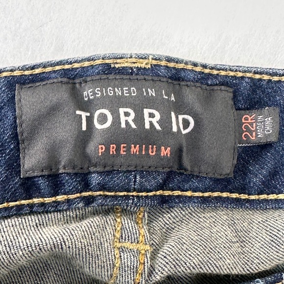 Torrid Premium High-Rise Curvy Jeans Blue Medium Wash Denim Size 22R NEW - Picture 4 of 12